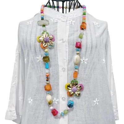 Bohemian Multicolored Flower Long Necklace with Raffia and Gold-tone Metal Bohemian Multicolored Flower Long Necklace with Raffia and Gold-tone Metal