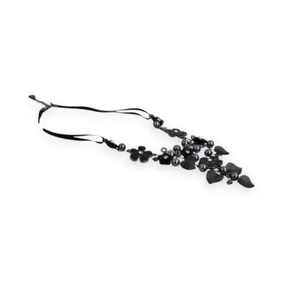 Collier floral noir élégant avec pendentif cascade de fleurs sur cordon, bijou Ikita Collier floral noir élégant avec pendentif cascade de fleurs sur cordon, bijou Ikita