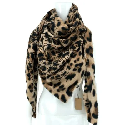 Bufanda Cuadrada Leopardo Camel Negro - Material Polar 140x140cm