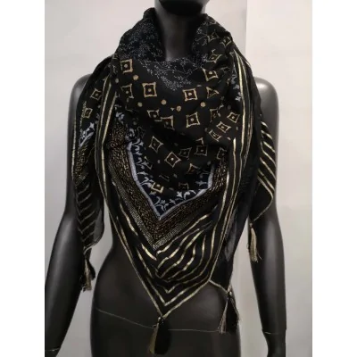 Pañuelo Cuadrado Étnico Negro y Dorado