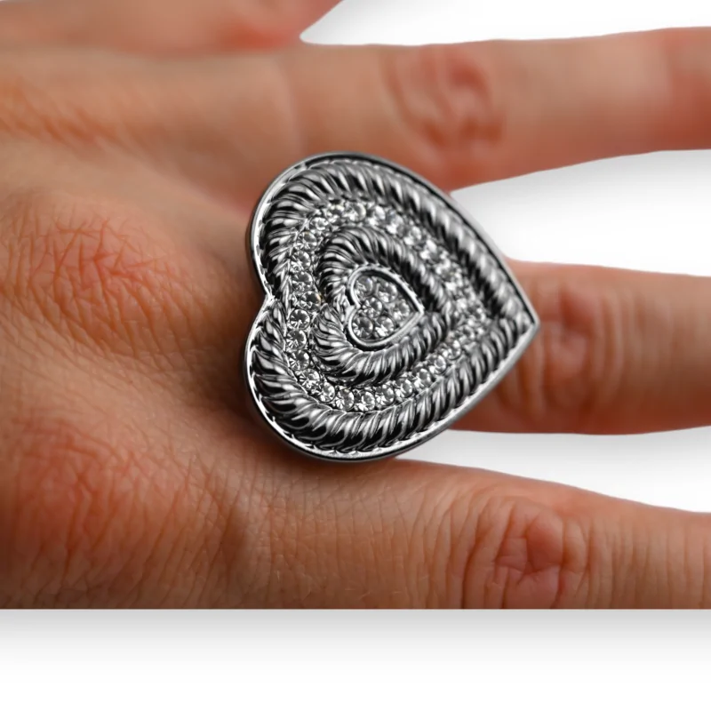 Fancy heart-shaped silver-gray metal ring