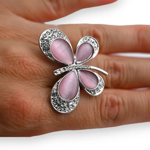 Anillo de plata fantasía con mariposa rosa y piedras de brillo
