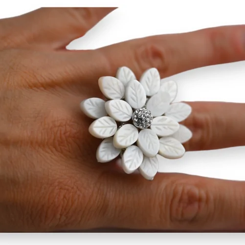 Silberner Fantasie-Ring mit großer weißer Blume