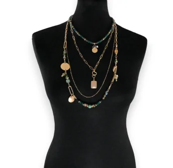 Collana di fantasia dorata con 4 file di perle di sfumature verdi