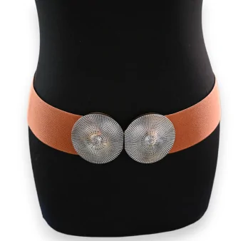 Cintura elastica da donna marrone con fibbia metallica argento invecchiato con motivo a rilievo