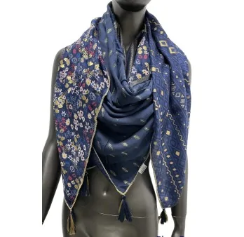 Four-sided navy blue scarf