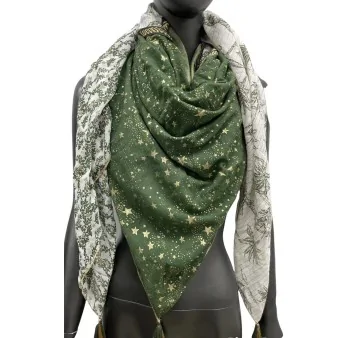 Four-sided scarf with star pattern in a khaki shade