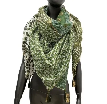 Four-sided scarf with fan pattern in shades of khaki