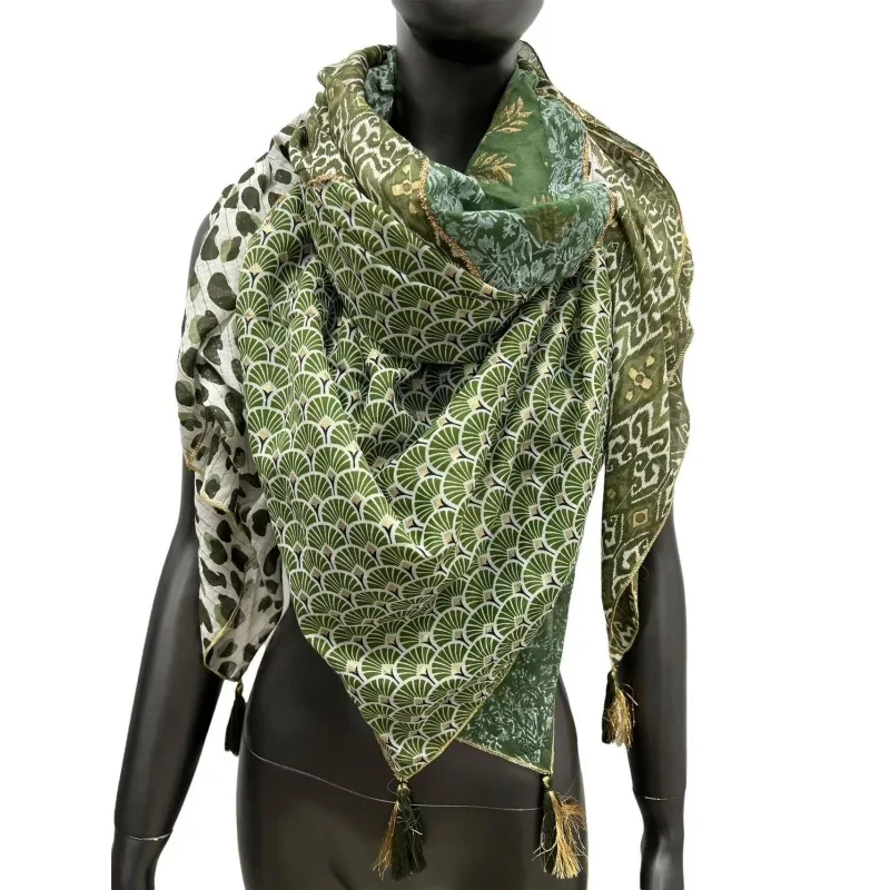 Four-sided scarf with fan pattern in shades of khaki