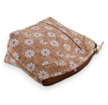 Leather purse with white daisies