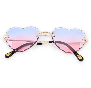 Vintage-Brille mit rosa und blauem Herzen