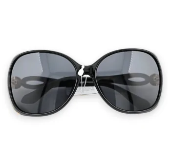 Große schwarze Klassische Sonnenbrille mit goldenen Finish Große schwarze Klassische Sonnenbrille mit goldenen Finish