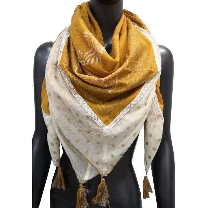 Foulard carré ethnique à détails dorés