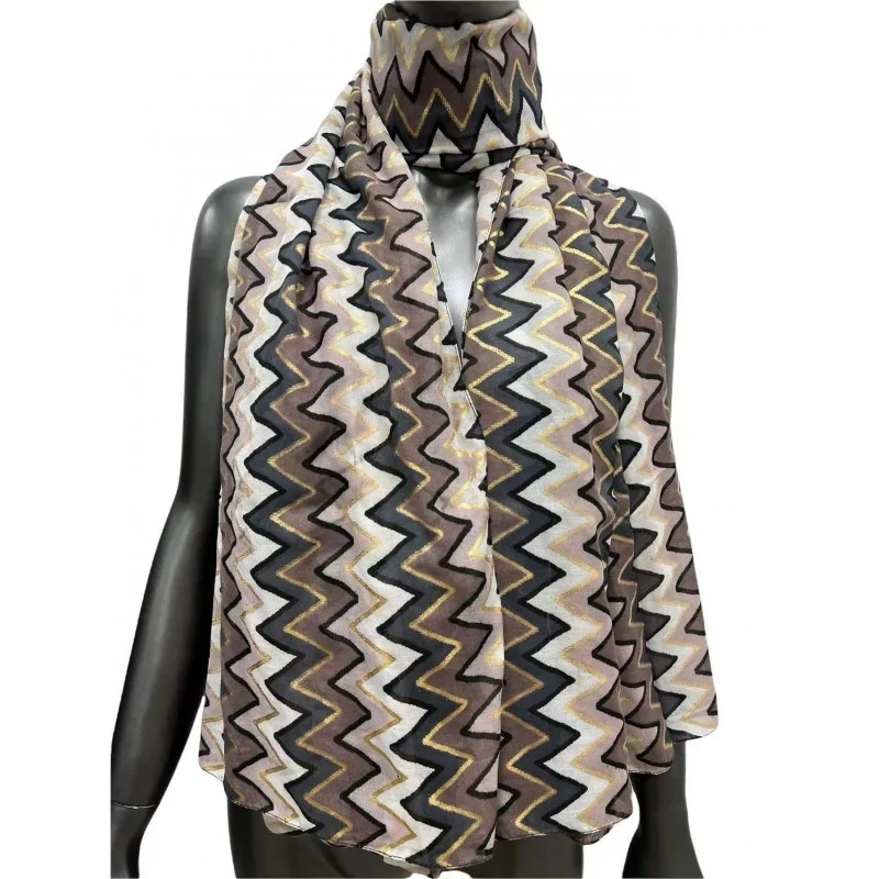 Zig zag scarf with golden details