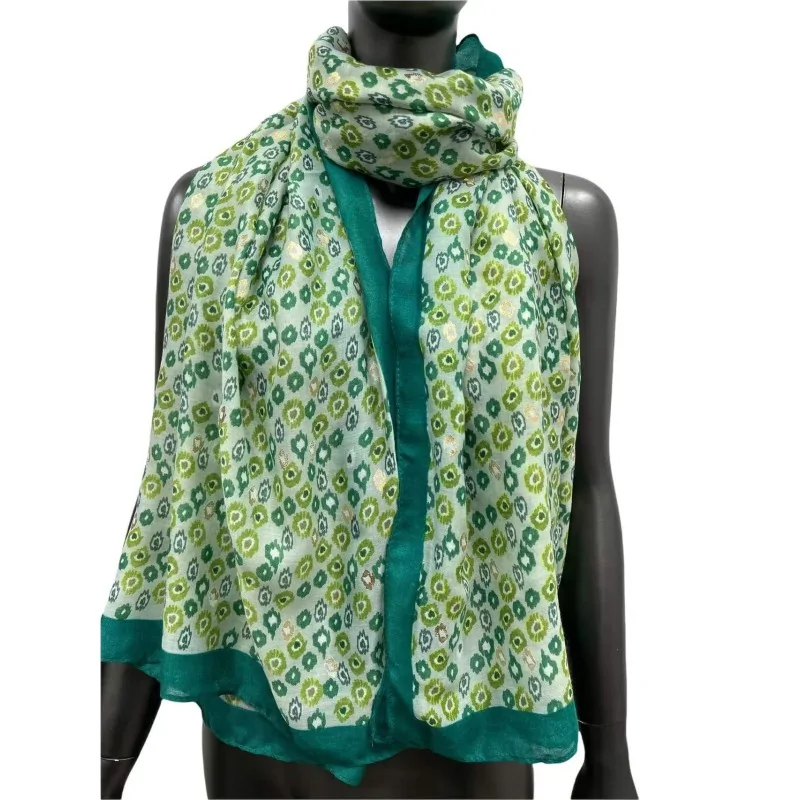 Foulard ethnique à détails dorés vert