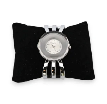 Silver fancy wristwatch with mirror dial