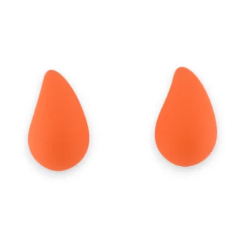 Orangefarbene Tropfenohrringe
