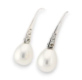Pendientes de fantasía plateados con perlas en forma de gota