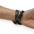 Pulsera doble de cuero negro con detalles de perlas brillantes