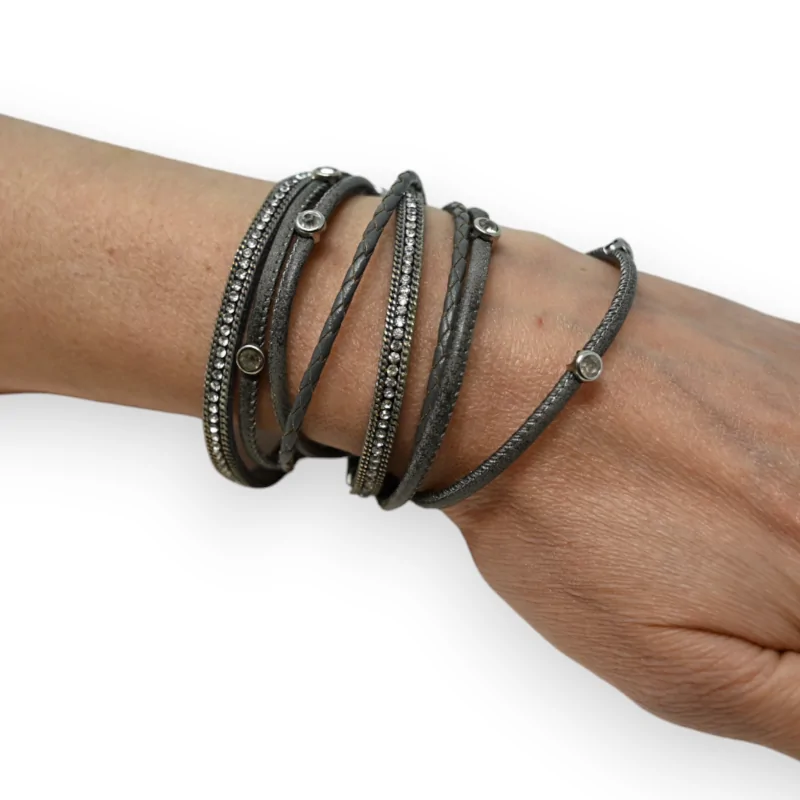 Doppelarmband grau mit Nieten und Strass