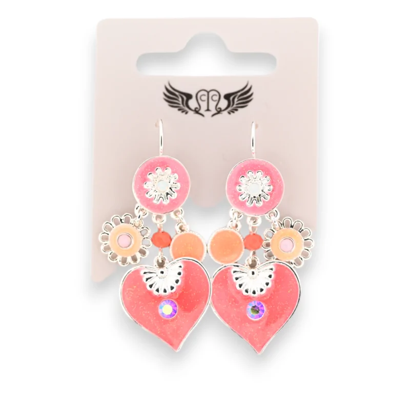 Aretes de fantasía plateadas en forma de corazón y sus colgantes de coral