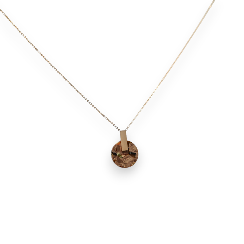 Rose coppered steel necklace with round medallion in shades of marbled beige
