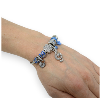Blue and silver rigid charms bracelet with treble clef