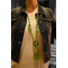 Fantasiegrüne Halskette mit rundem Medaillon und Quaste