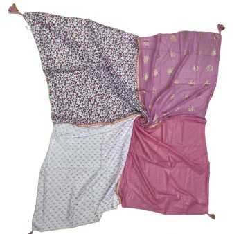 Quadratisches Patchwork-Tuch mit Liberty-Druck und rosa Fächer