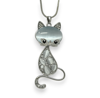 Collana lunga fantasiosa d'argento con gatto e pietra grigia