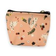 Cartera con motivos de flores y conejos