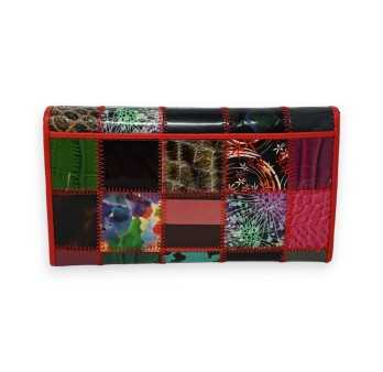 Patchwork wallet with red finishes