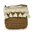 Bolso bandolera bohemio de paja oscura macramé pompones