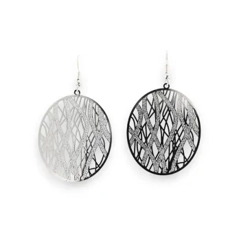 Silver oval earrings with metal lace design