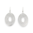Fine oval metal earring with lace effect
