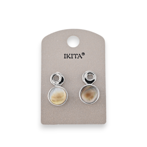 Ohrringe aus Metall und Perlmutt von der Marke Ikita