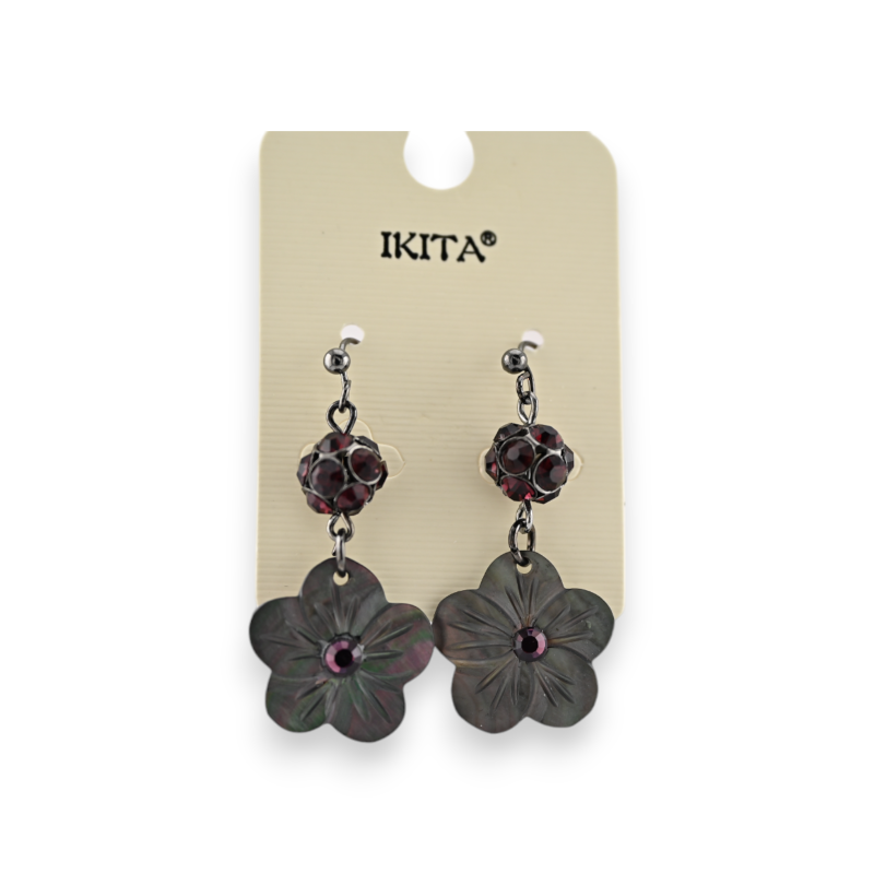 Boucles d'oreilles métal argenté fleur nacrée marque Ikita