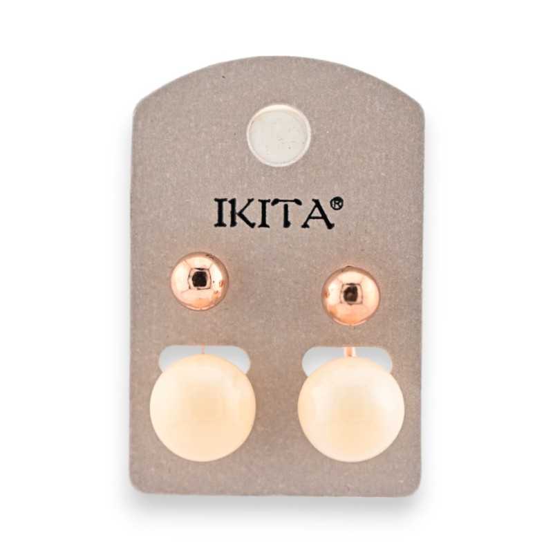 Goldene Ohrringe mit beigen Perlen von Ikita