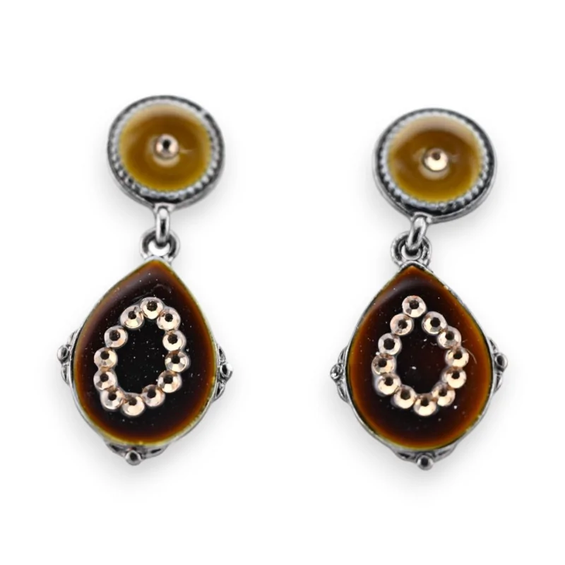 Dangling brown earrings