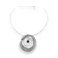 Collana girocollo argentata con ciondolo a spirale grigio