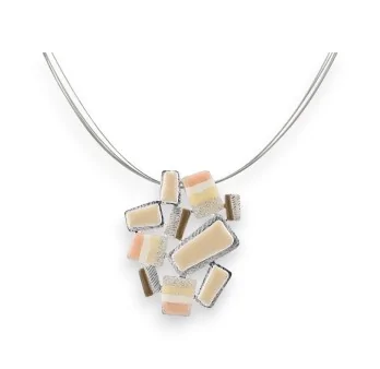 Collana pendente geometrica in tonalità beige di Ikita