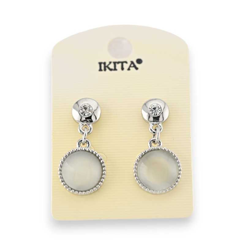 Runde, hängende Ohrringe mit Perlmutt-Effekt von Ikita