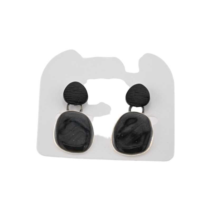 Black design earrings from Ikita