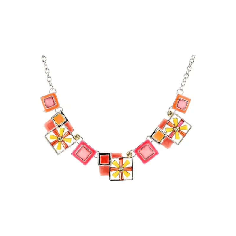 Ikita geometric floral necklace