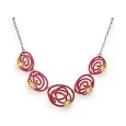 Collier fantaisie spirale bordeau de chez Ikita