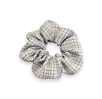 Scrunchie con estampado de cuadros