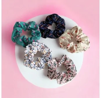 Set of 5 floral print scrunchies