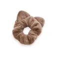 Scrunchie de peluche con orejas de gato marrones