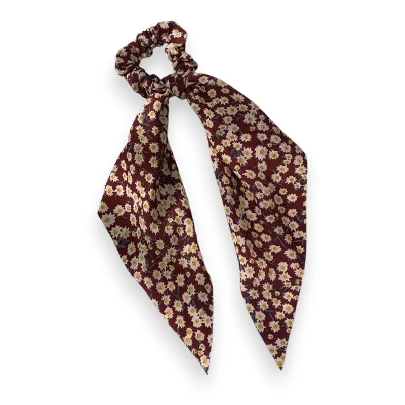 Floral burgundy scrunchie scarf