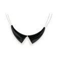 Collar cuello claudine negro de Ikita